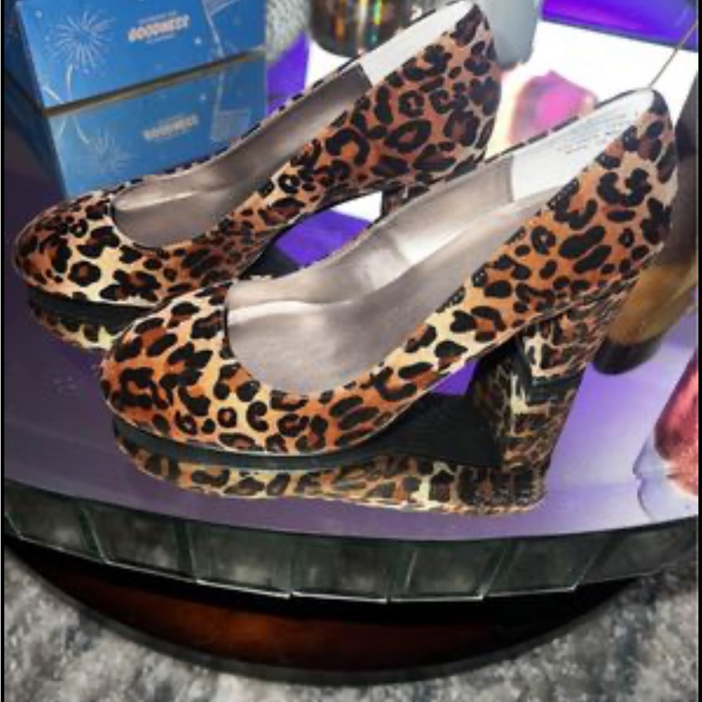 Leopard heals